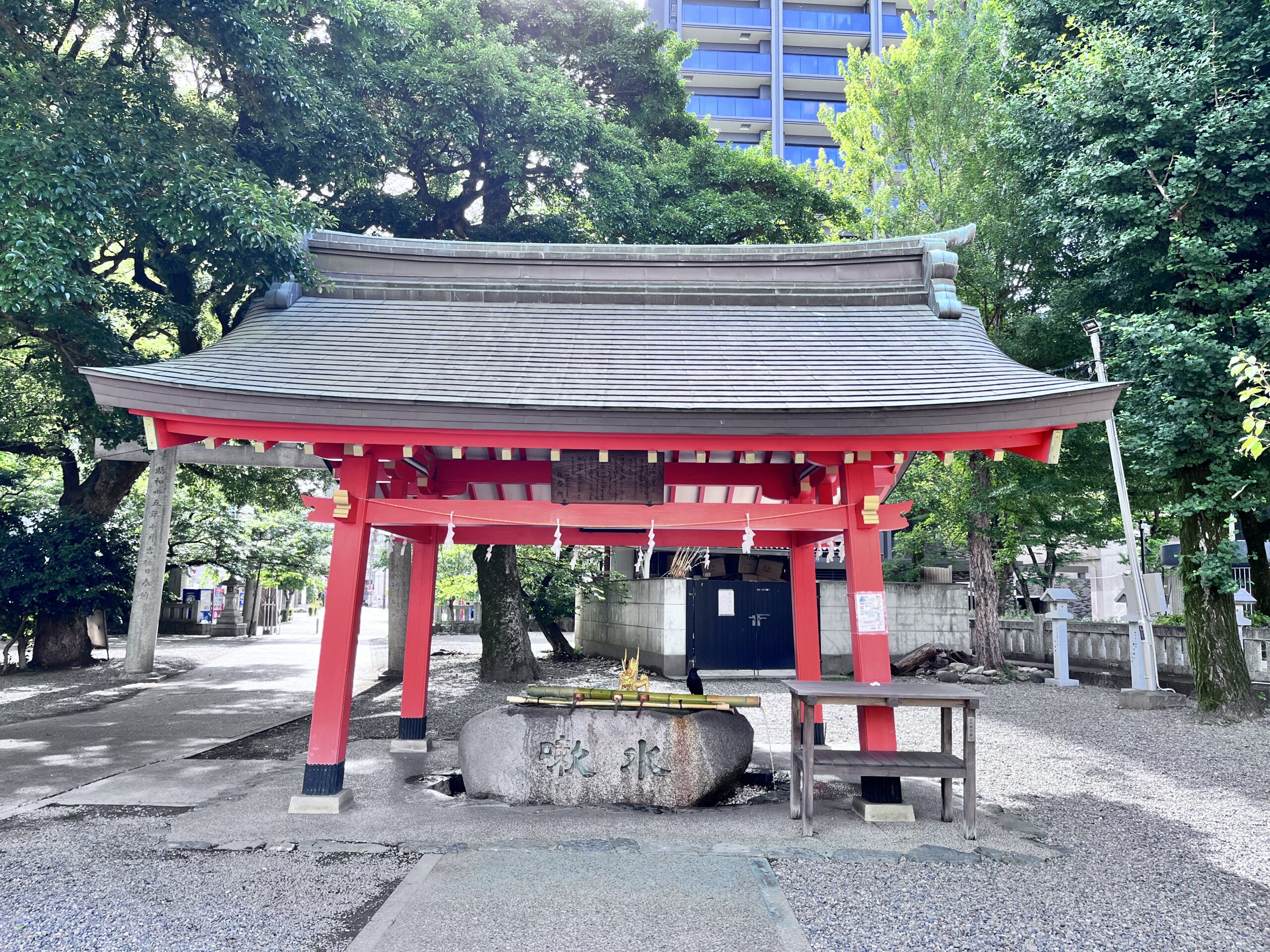 金神社　手水舎