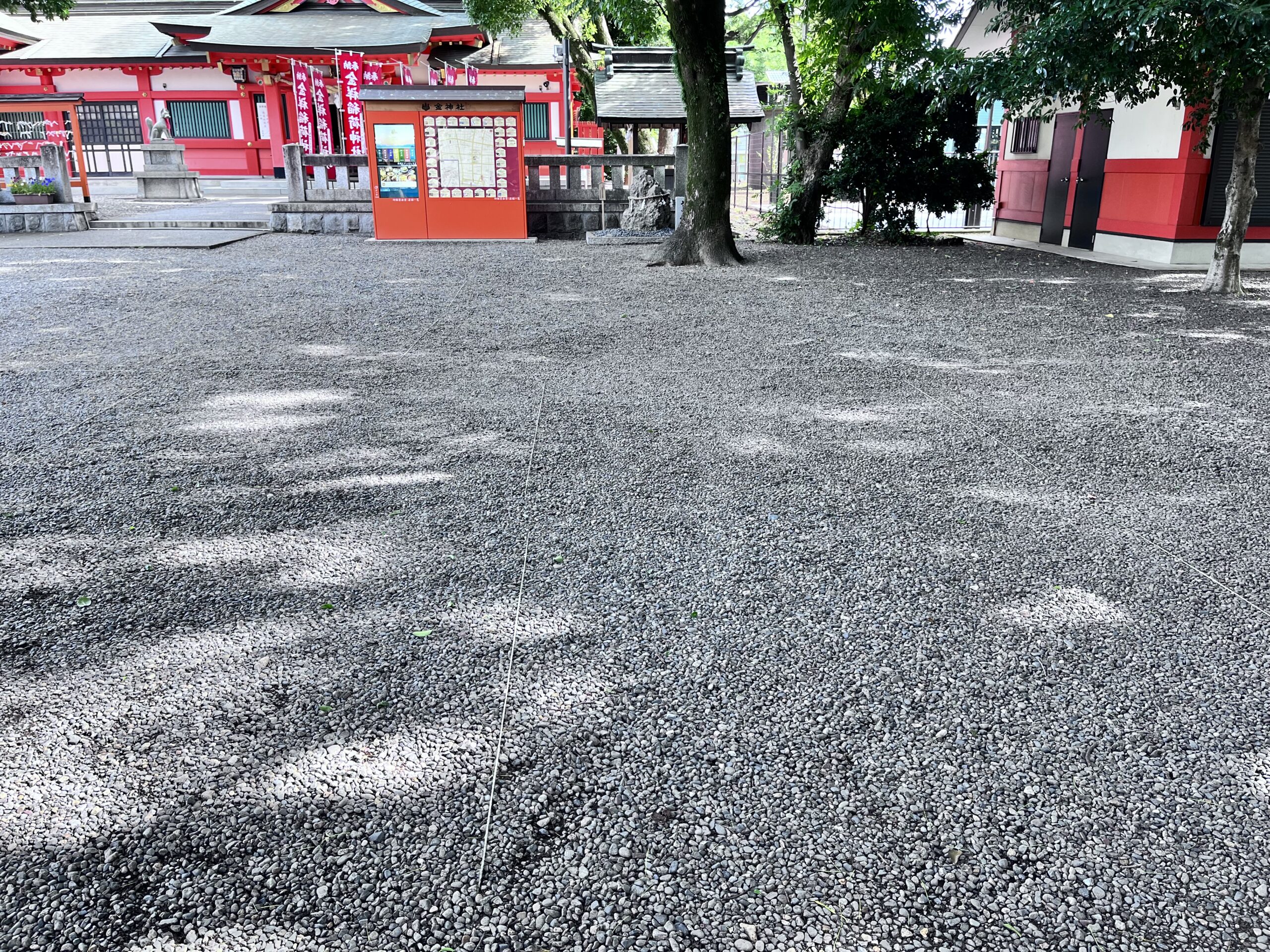 金神社　駐車場